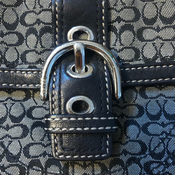 Coach Wristlet - Picture 2 of 5